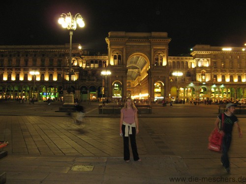 Plaza del Duomo bei Nacht